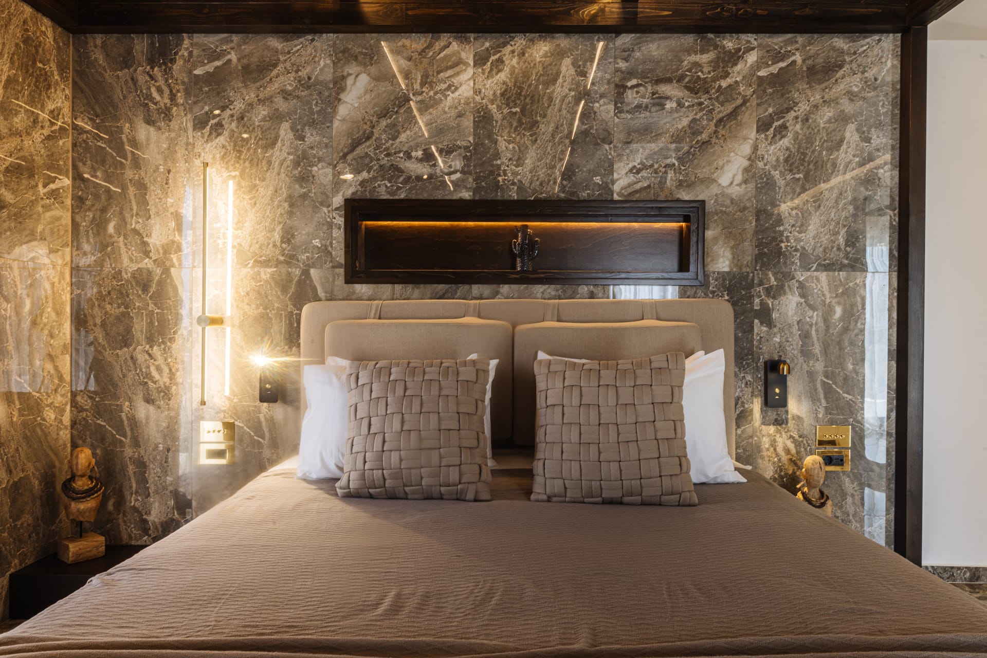 Luxury Suite with Private Jacuzzi