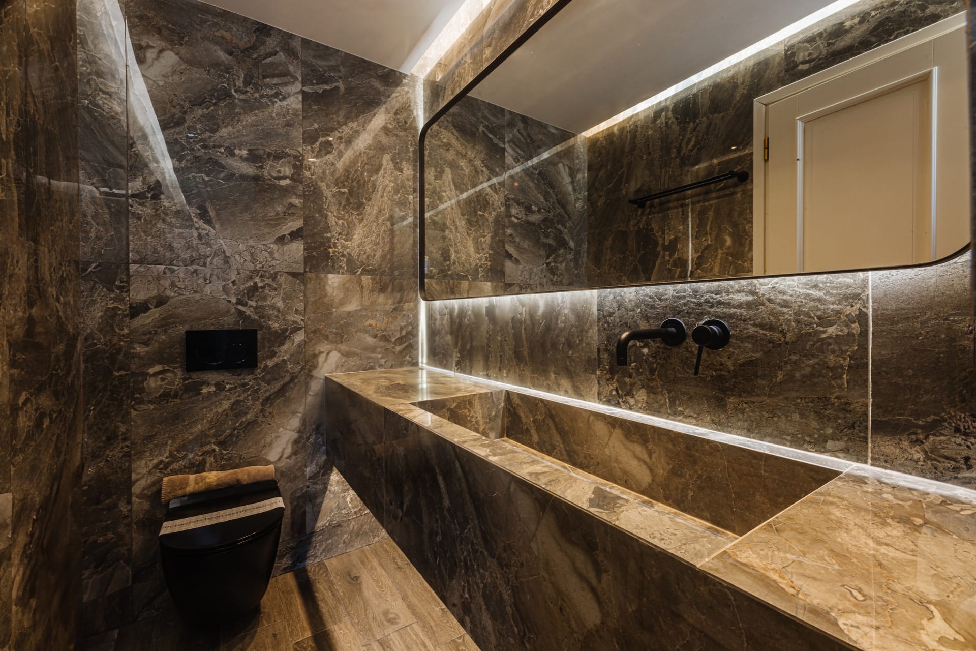 Luxury Suite with Private Jacuzzi