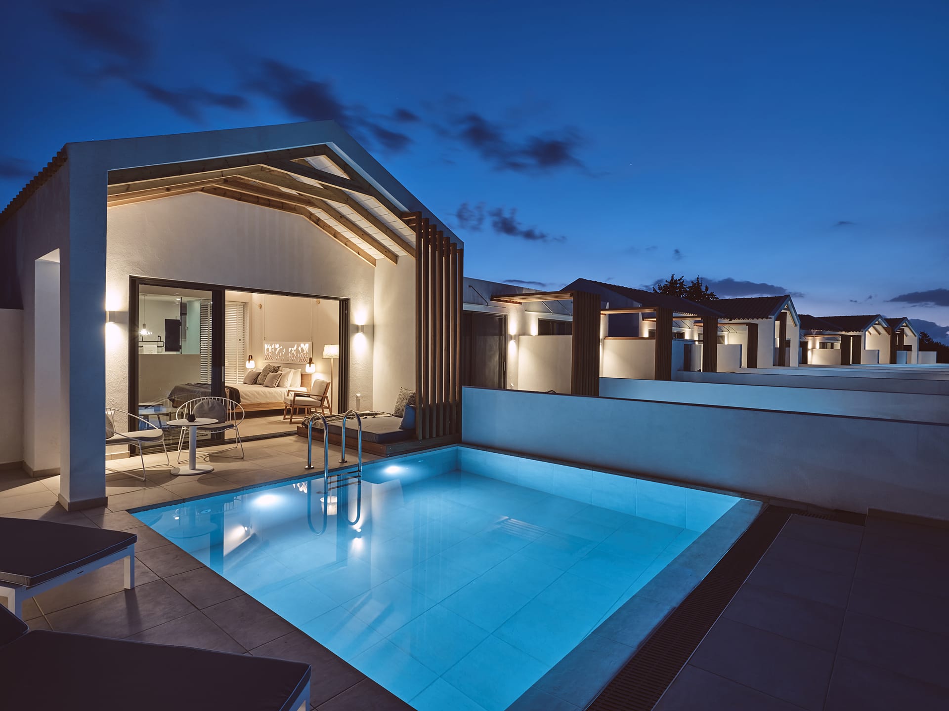 Deluxe Heated Private Pool Suite with Sea View