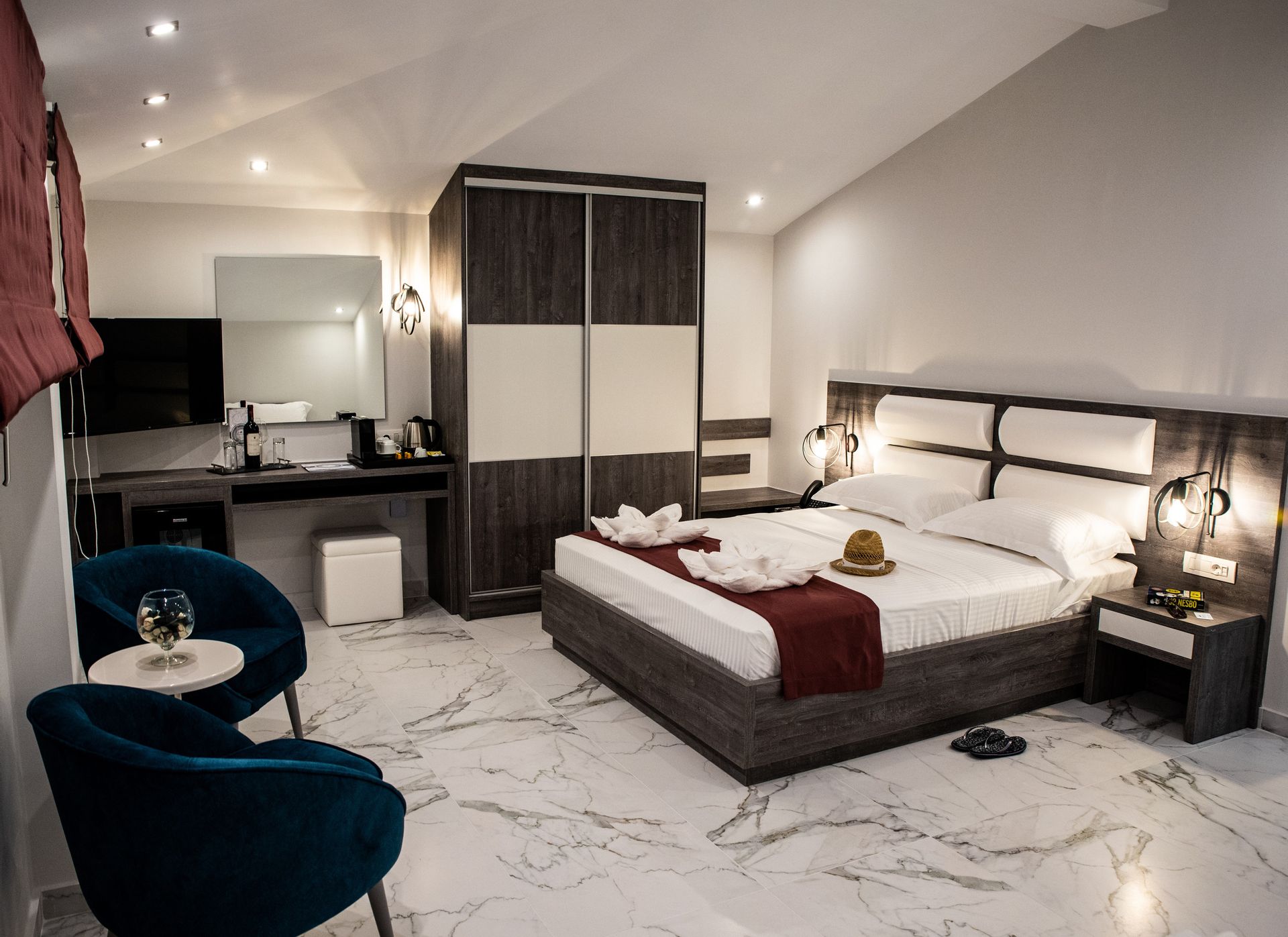 Quadruple Attic Room without balcony