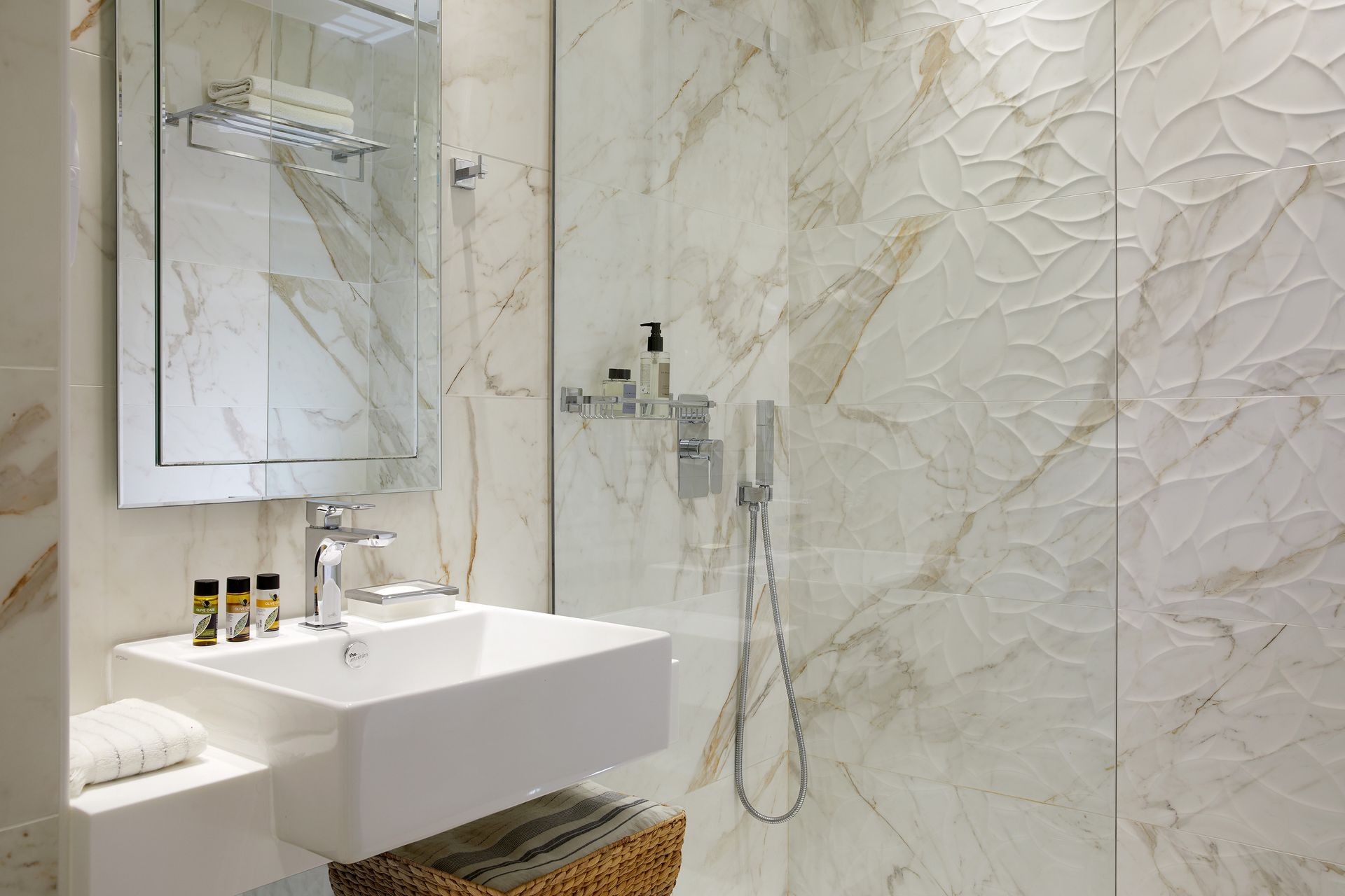 Junior Suite (Partial Sea View)