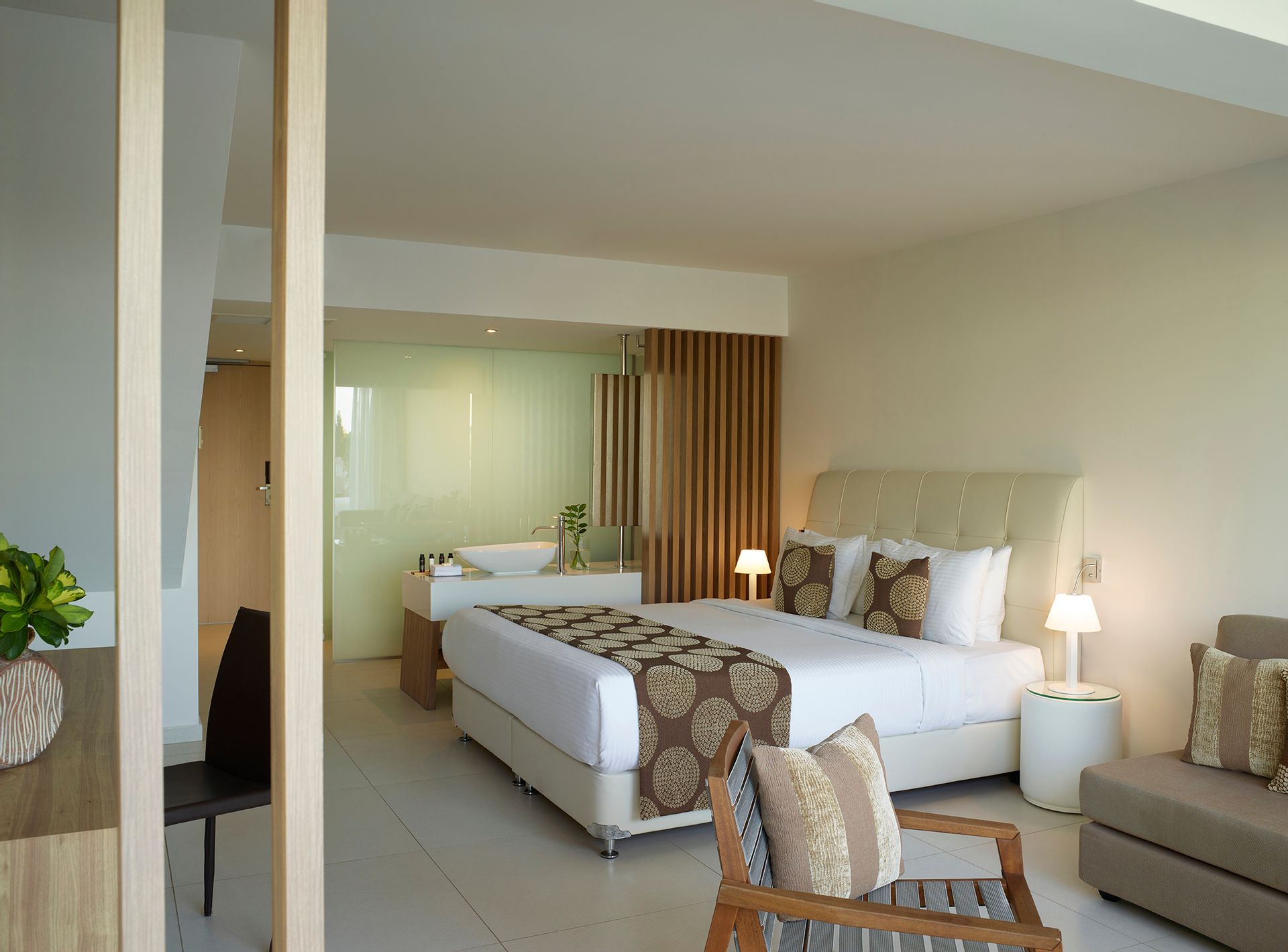 Premium Swim Up Double Room with Garden View - 33m²