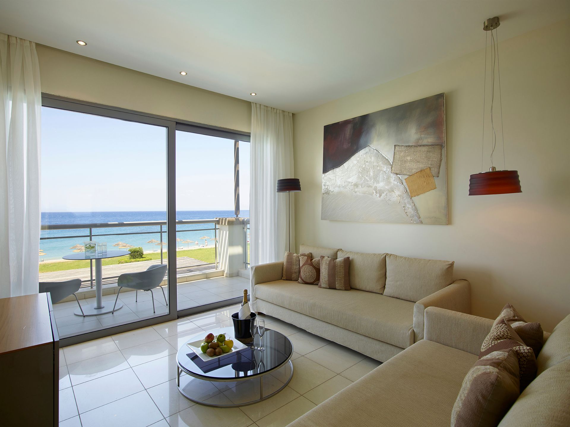 Beachfront Grand Suite Sea View with Private Rooftop Pool - 60m²
