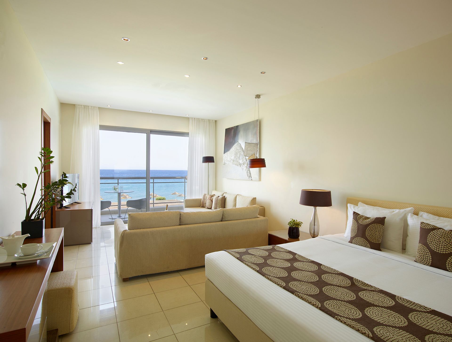 Beachfront Grand Suite Sea View with Private Rooftop Pool - 60m²