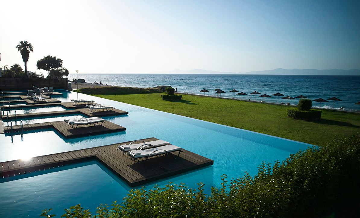 Beachfront Swim Up Sea View Grand Suite - 60m²