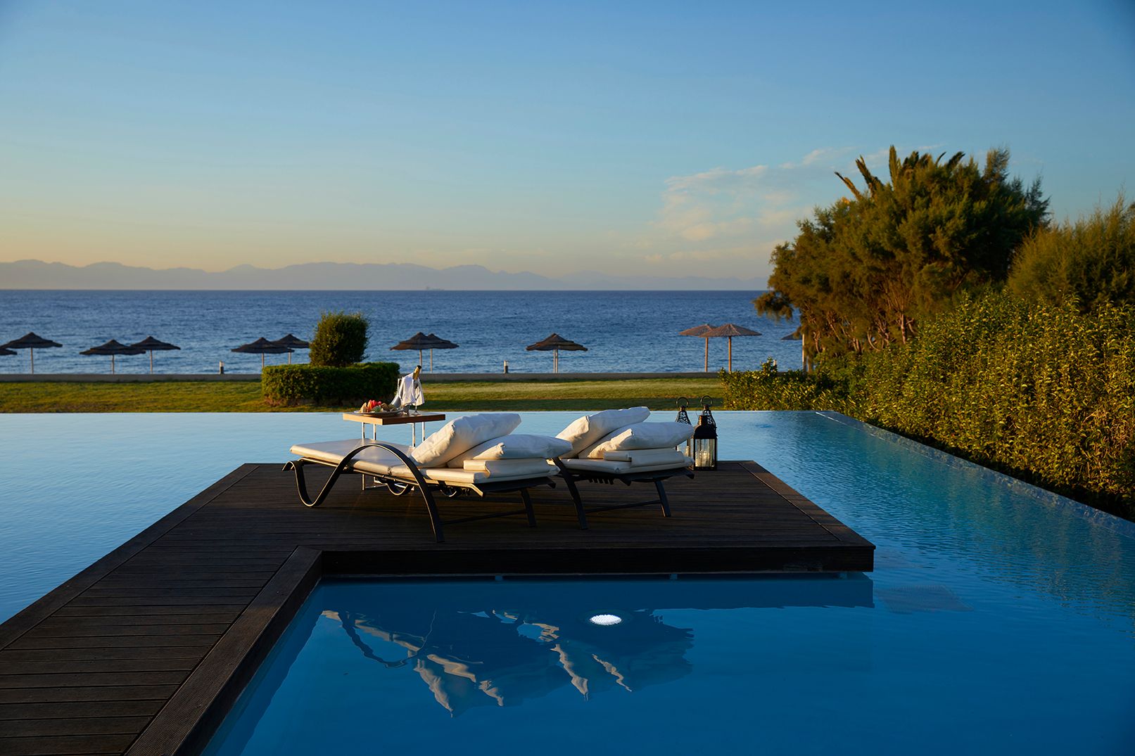 Beachfront Swim Up Sea View Grand Suite - 60m²