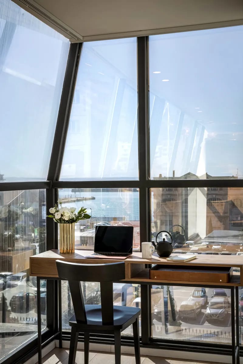 SIGNATURE SUITE