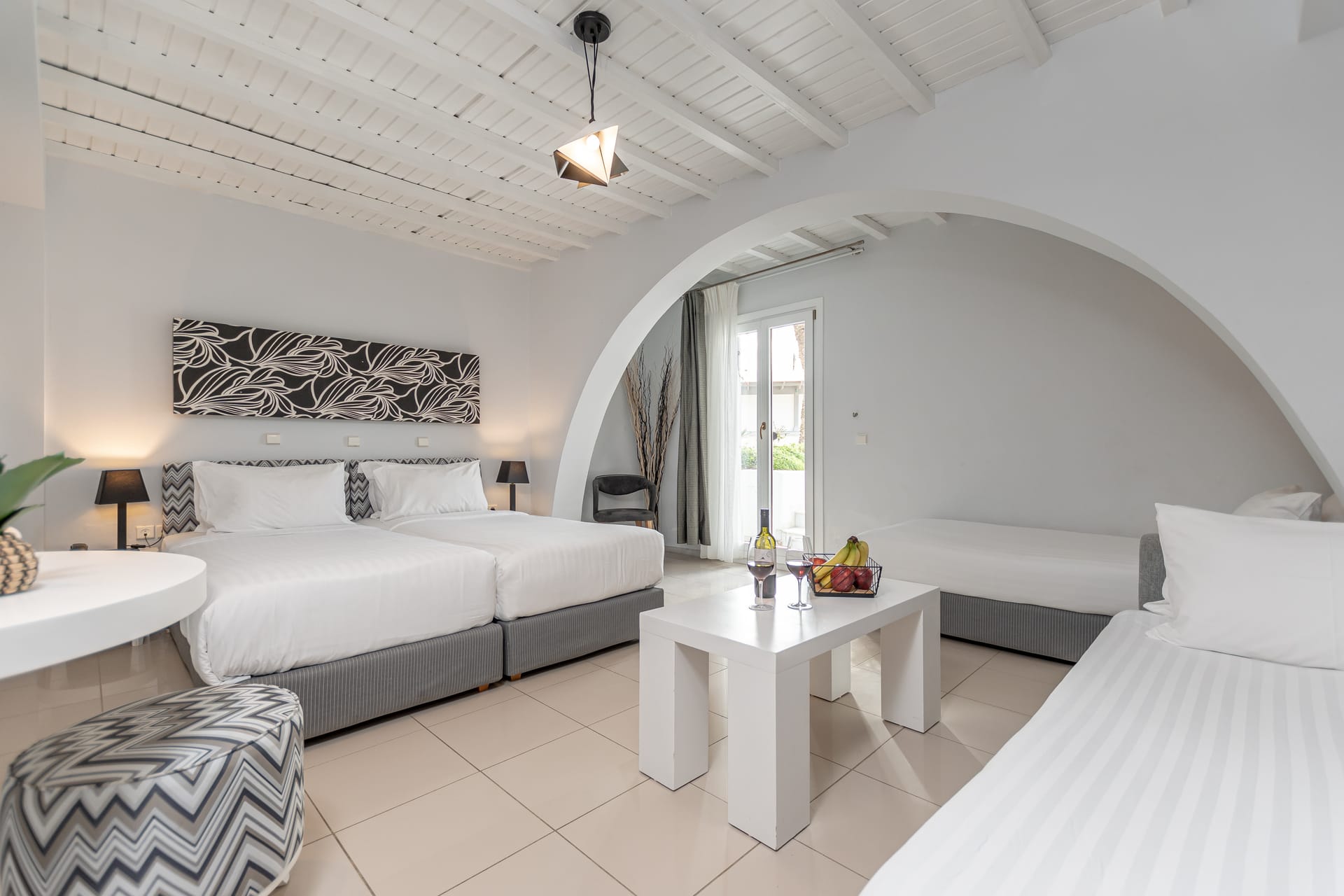 Family Room Pool or Sea view