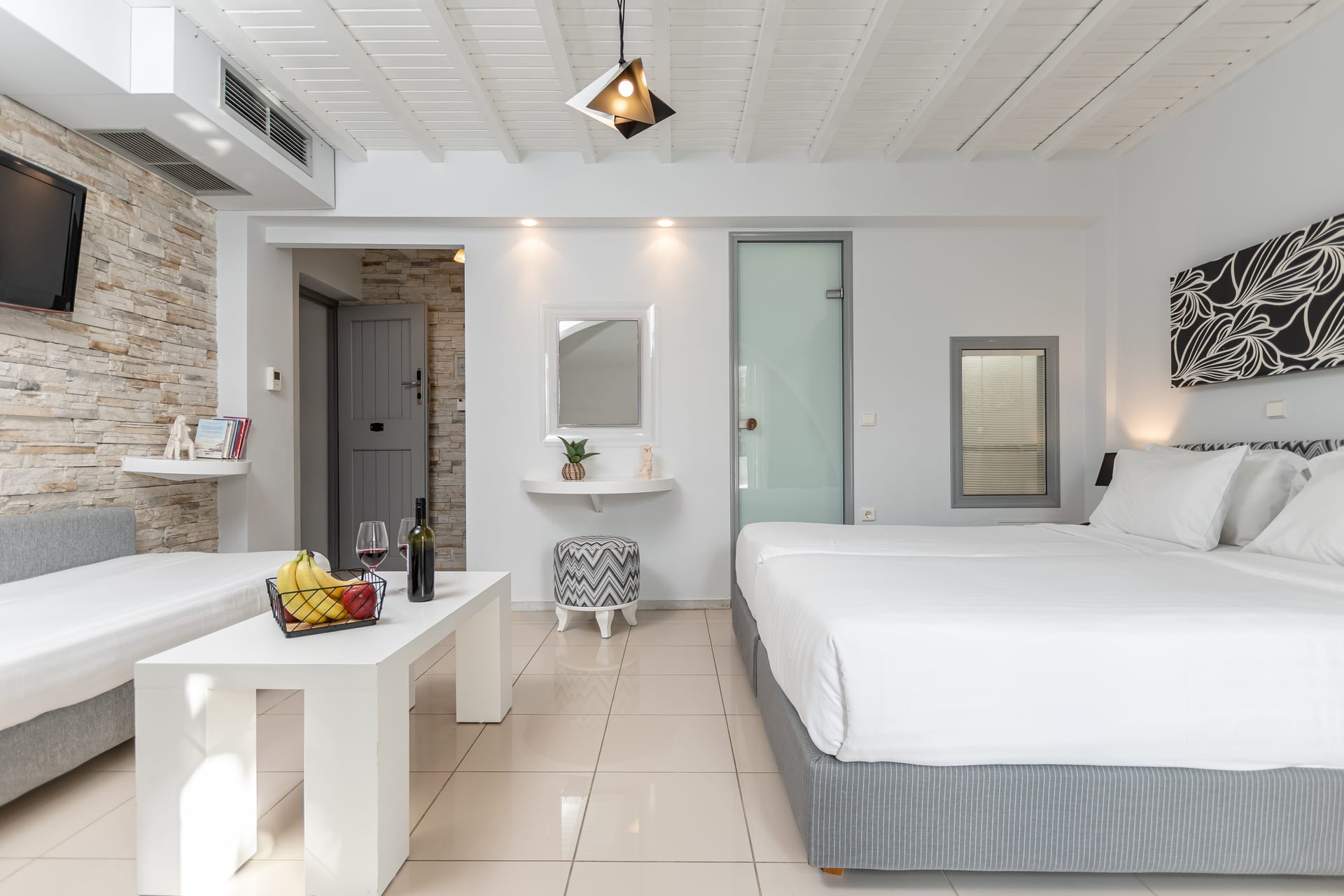 Family Room Pool or Sea view