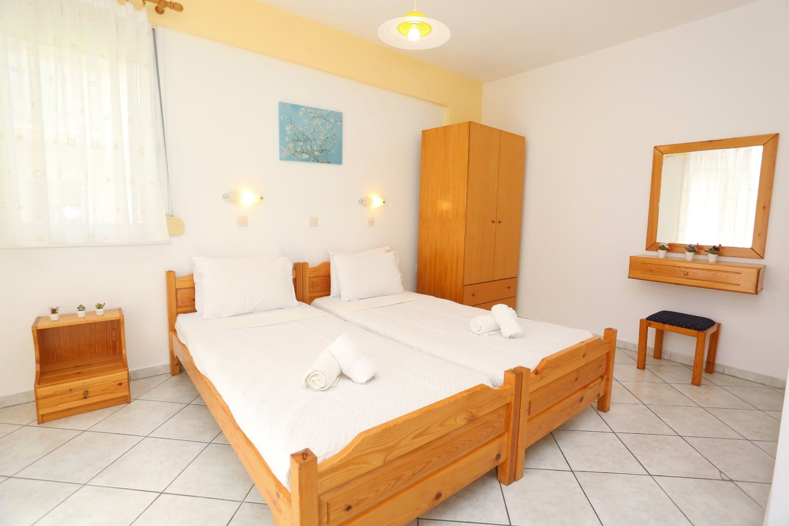 Maria Standard Studio