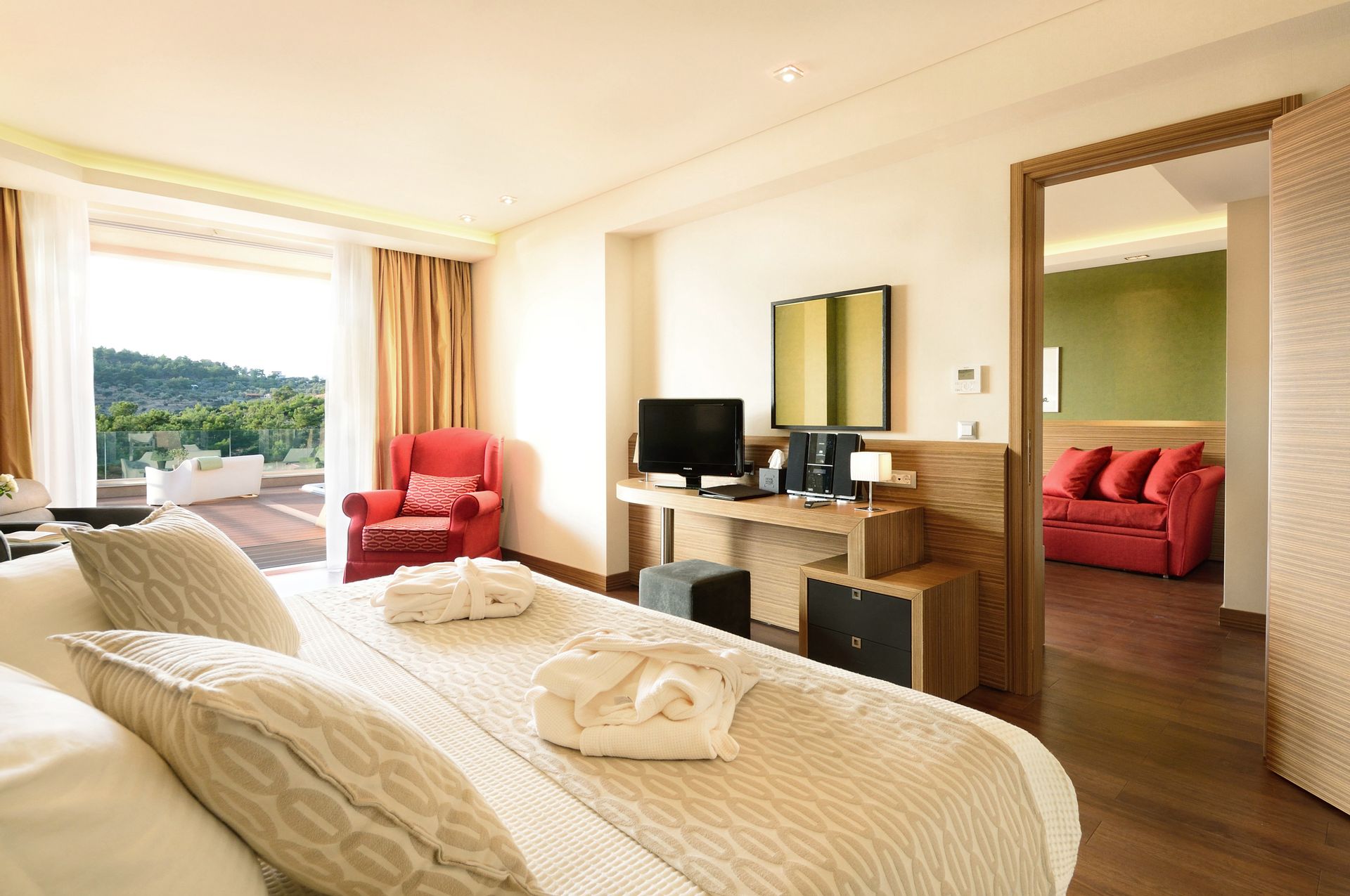 Royal Suite with Sea View and Outdoor Jacuzzi