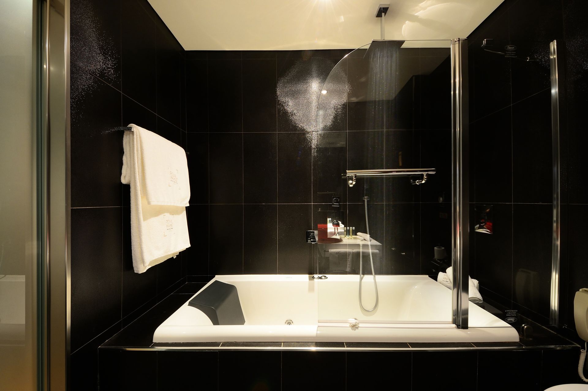 Royal Suite with Sea View and Outdoor Jacuzzi