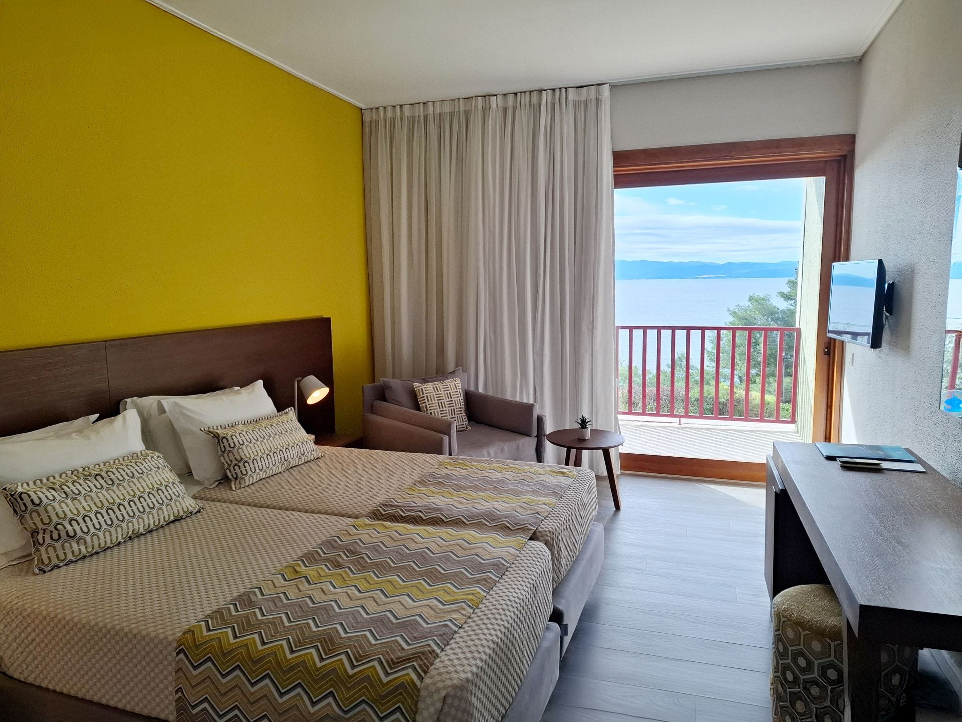Standard Room with Partial Sea View