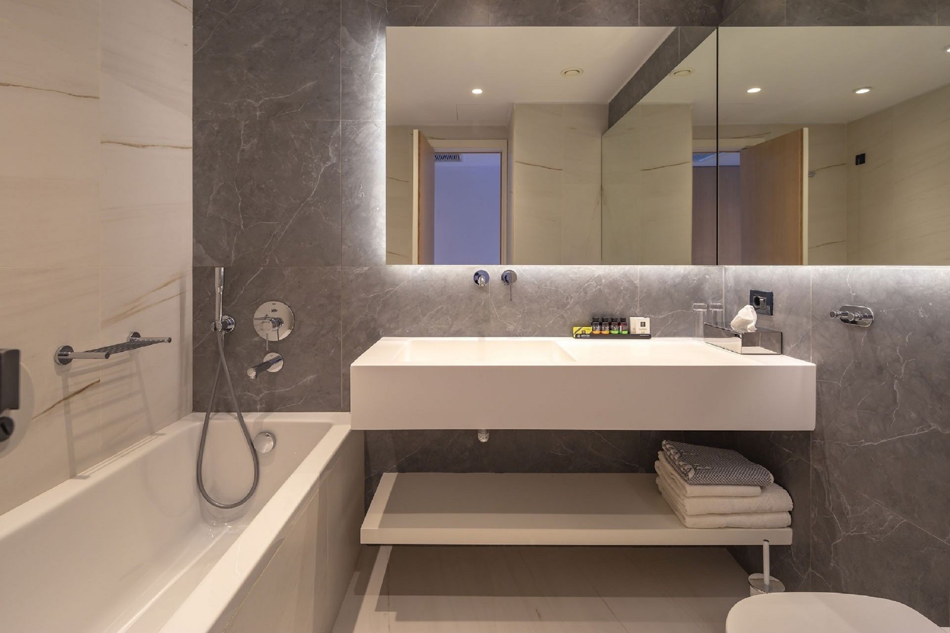 Suite with Panoramic Sea View