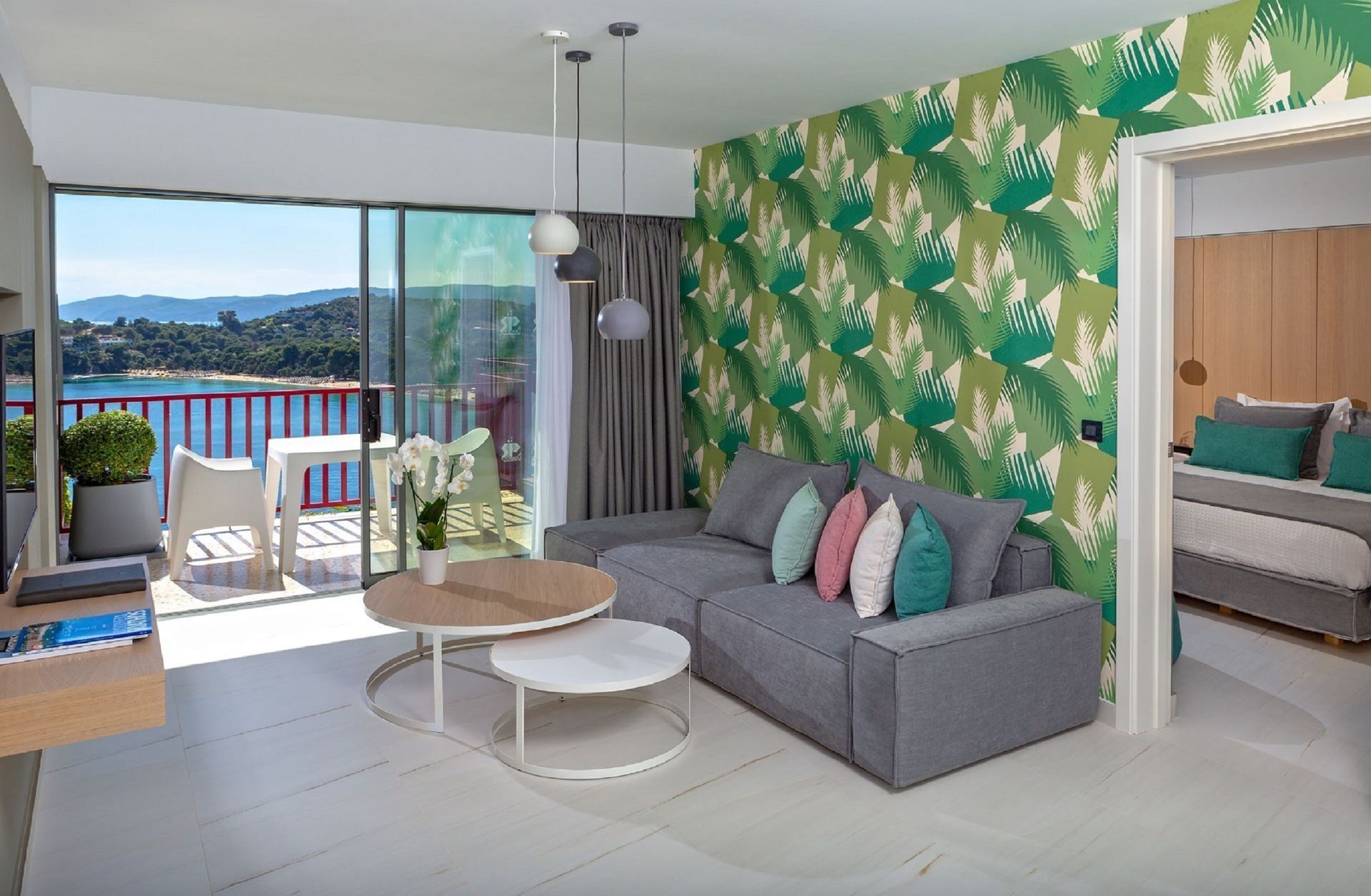 Suite with outdoor Jacuzzi & Panoramic Sea View