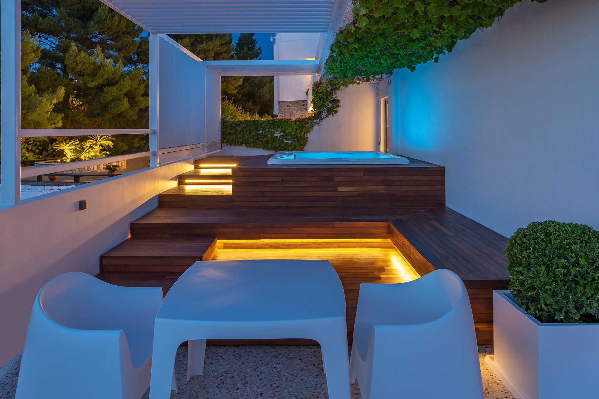 Double Suite with outdoor Jacuzzi &amp; Panoramic Sea View