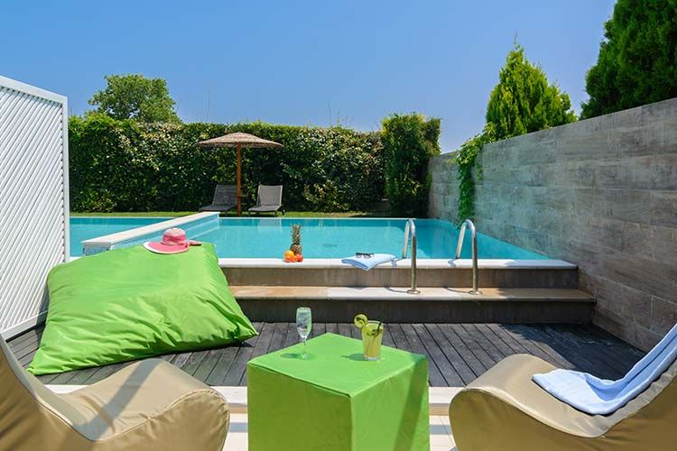 Bungalow De Lux with private Pool
