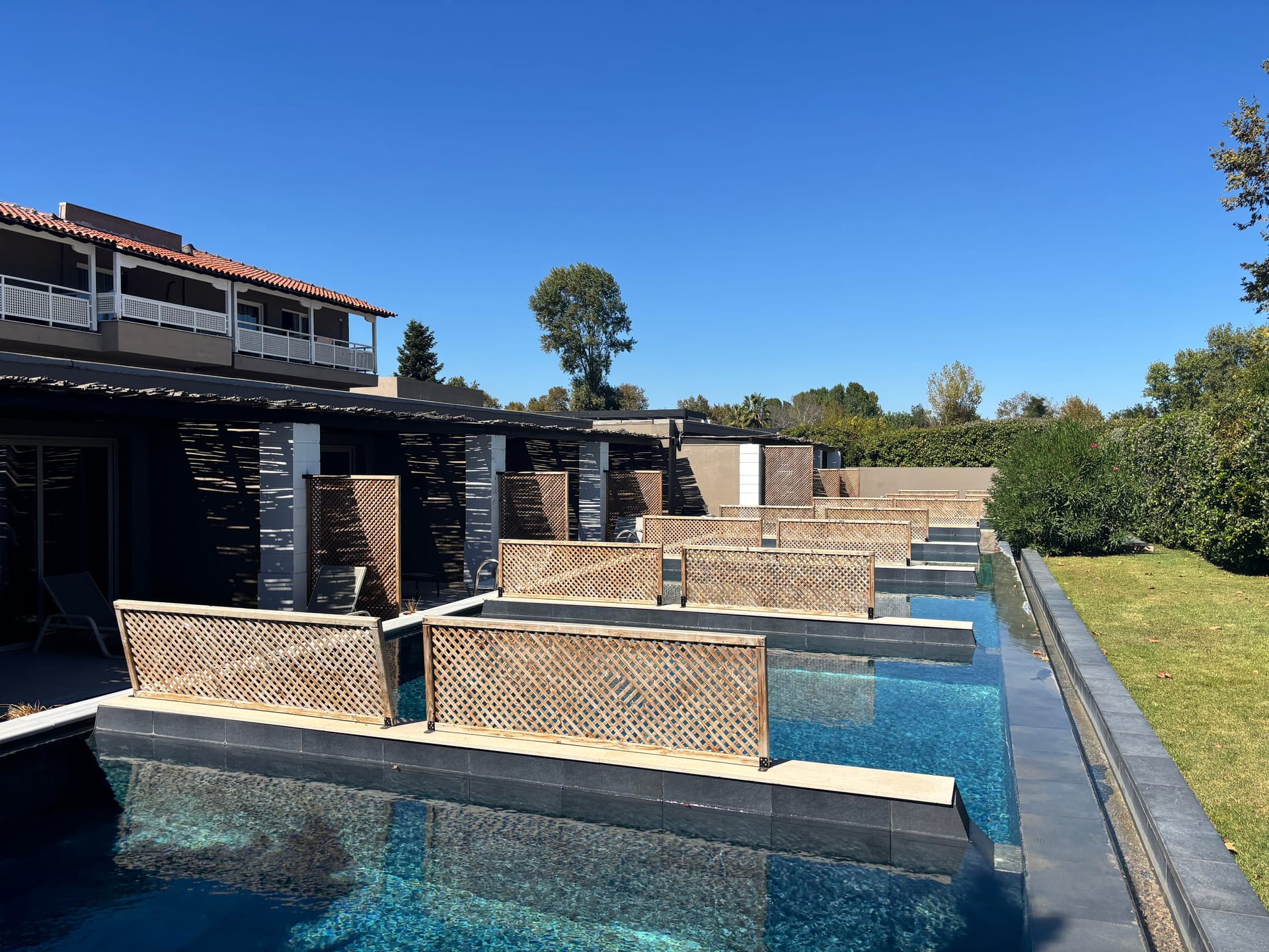 Bungalow De Lux with private Pool