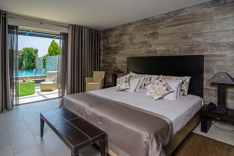 Bungalow De Lux with private Pool