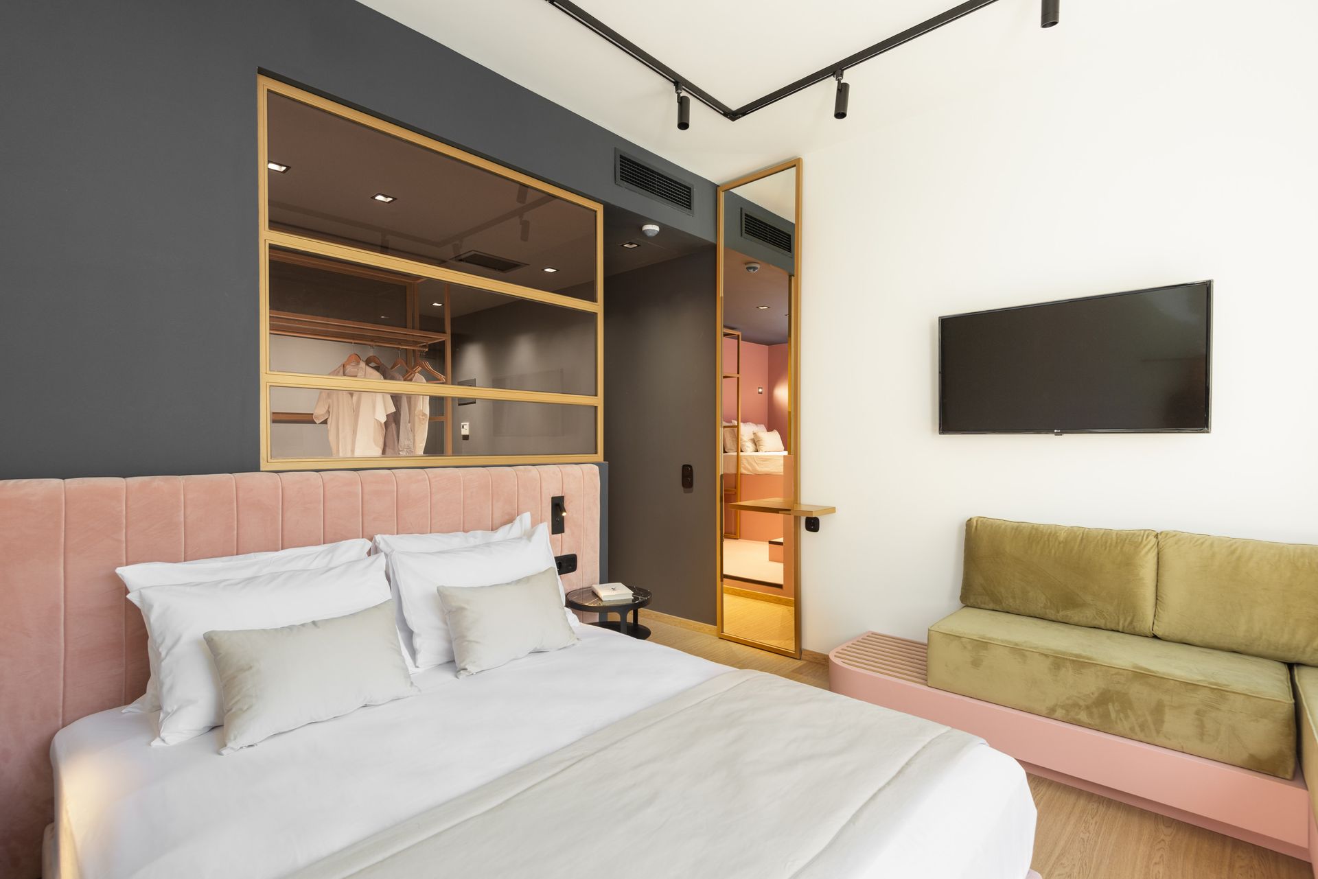 Signature Triple Room