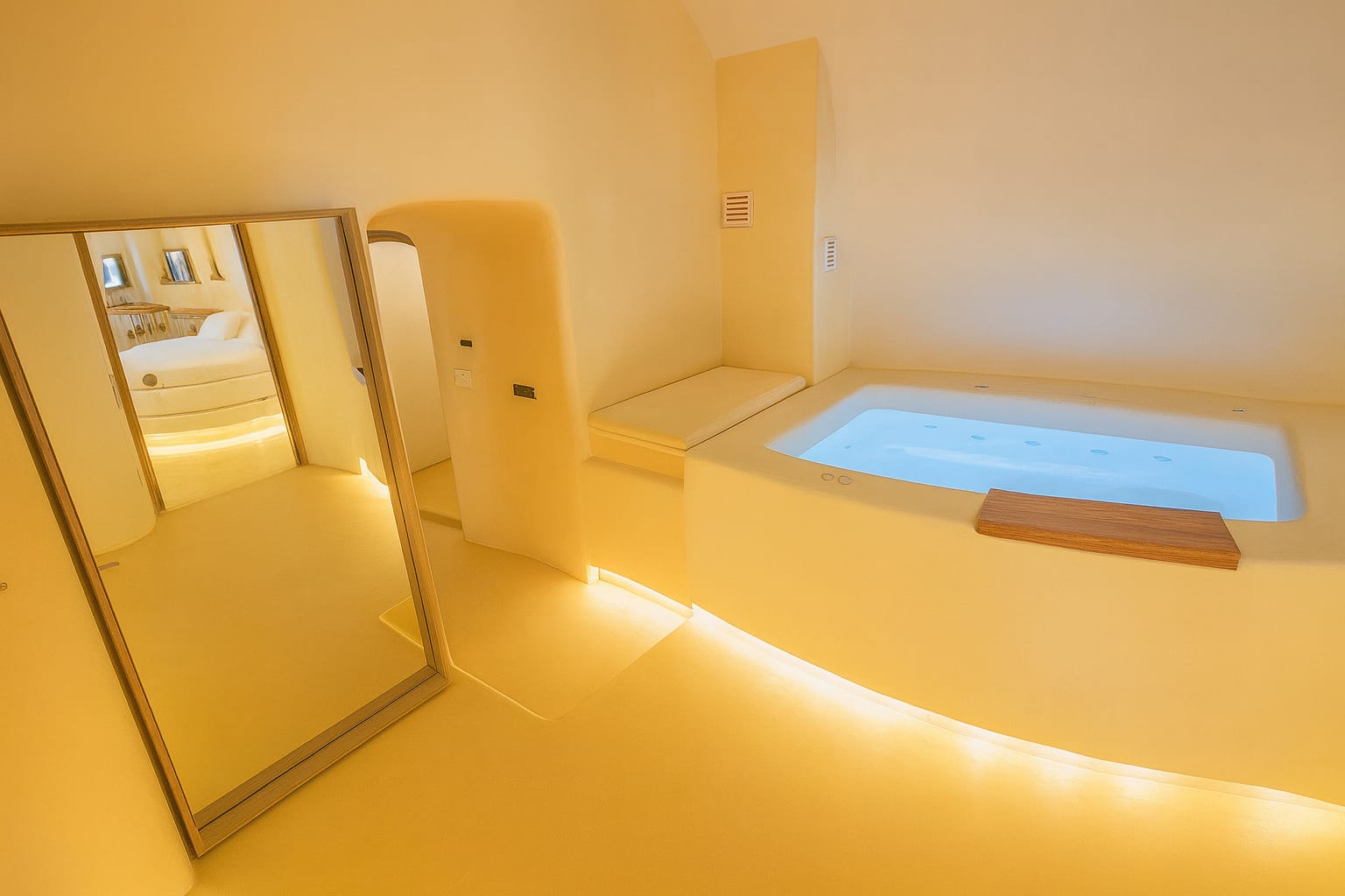 4 Deluxe Cliff Cave Suite (Indoor Massage Pool)