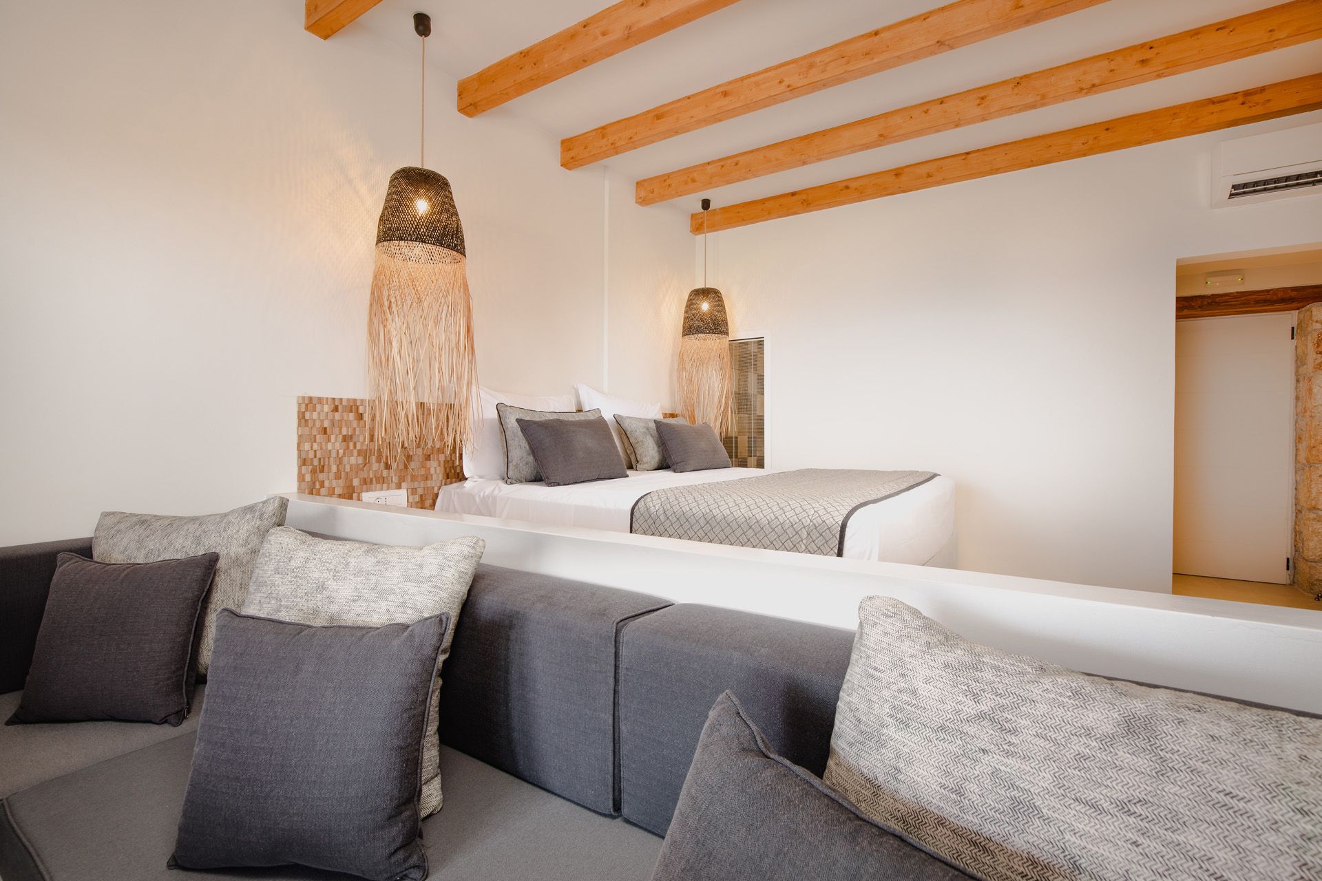 Signature Suite with Private Pool