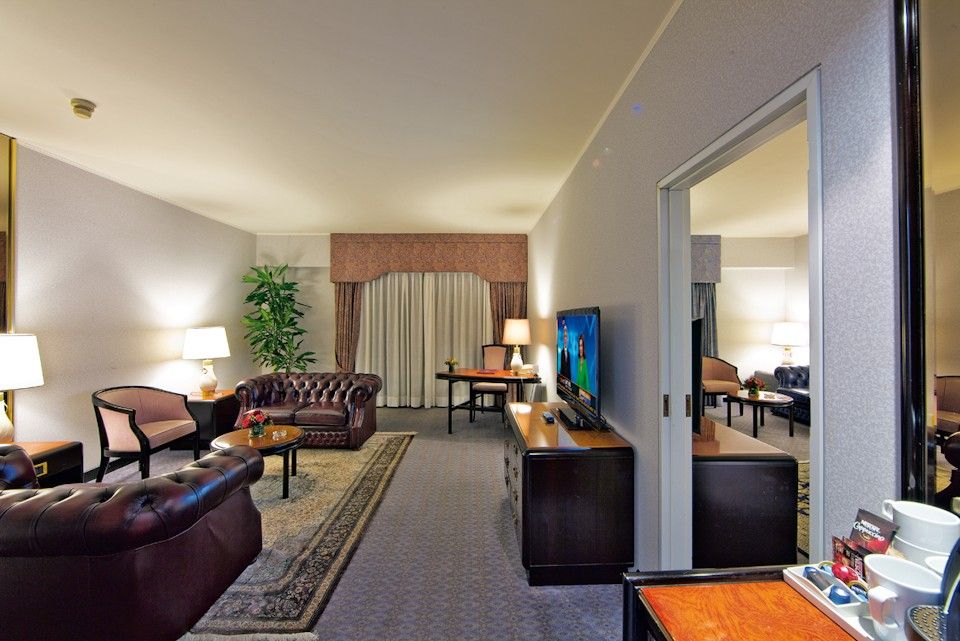 Executive Corner Suite