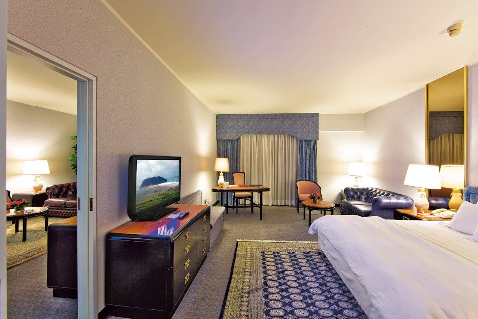 Executive Corner Suite