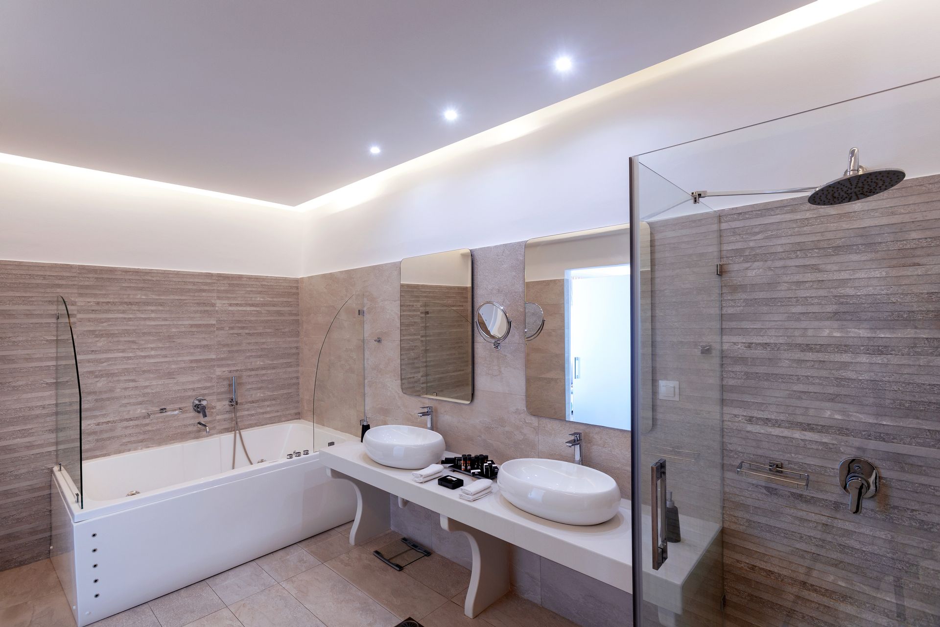 Deluxe Quadruple Room with Spa Bath