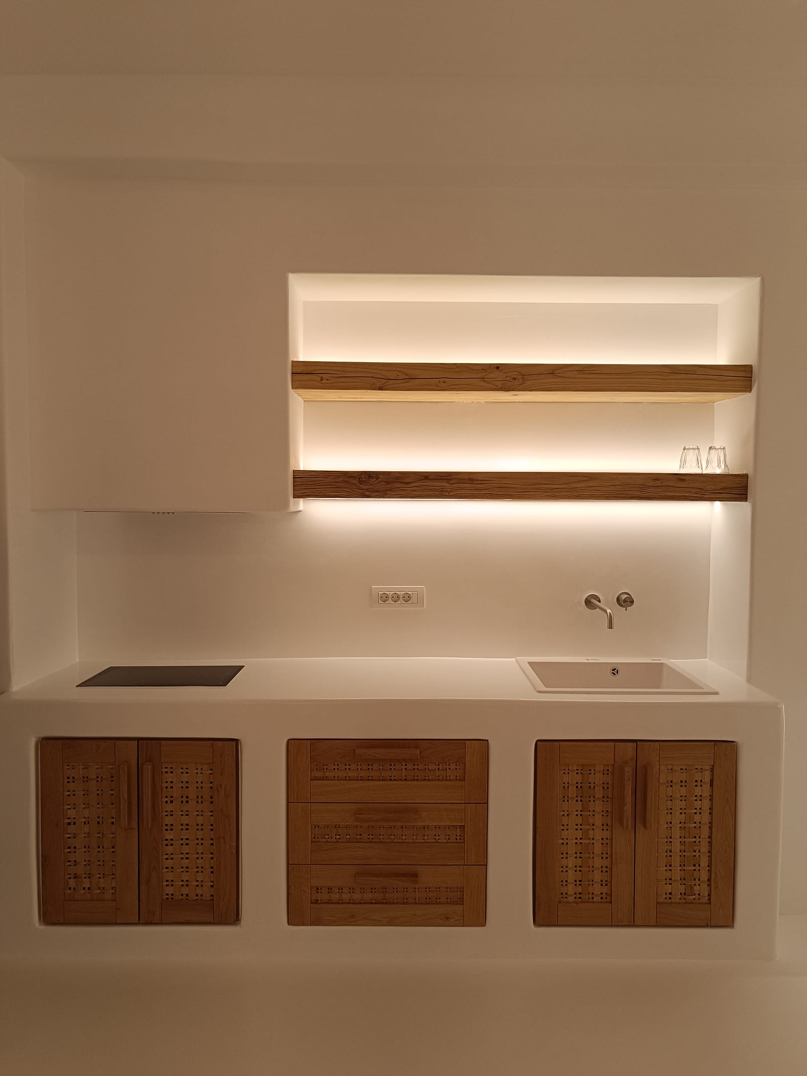 Deluxe Studio