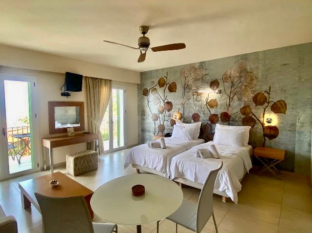 Junior Superior Suite | Pool & Sea View