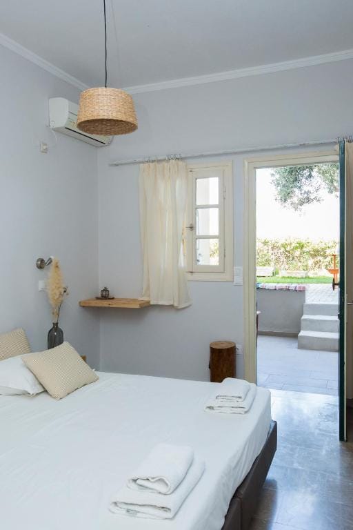 Studio with Garden View