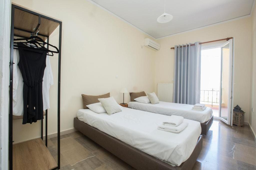 Double Bedroom Apartment with Sea View