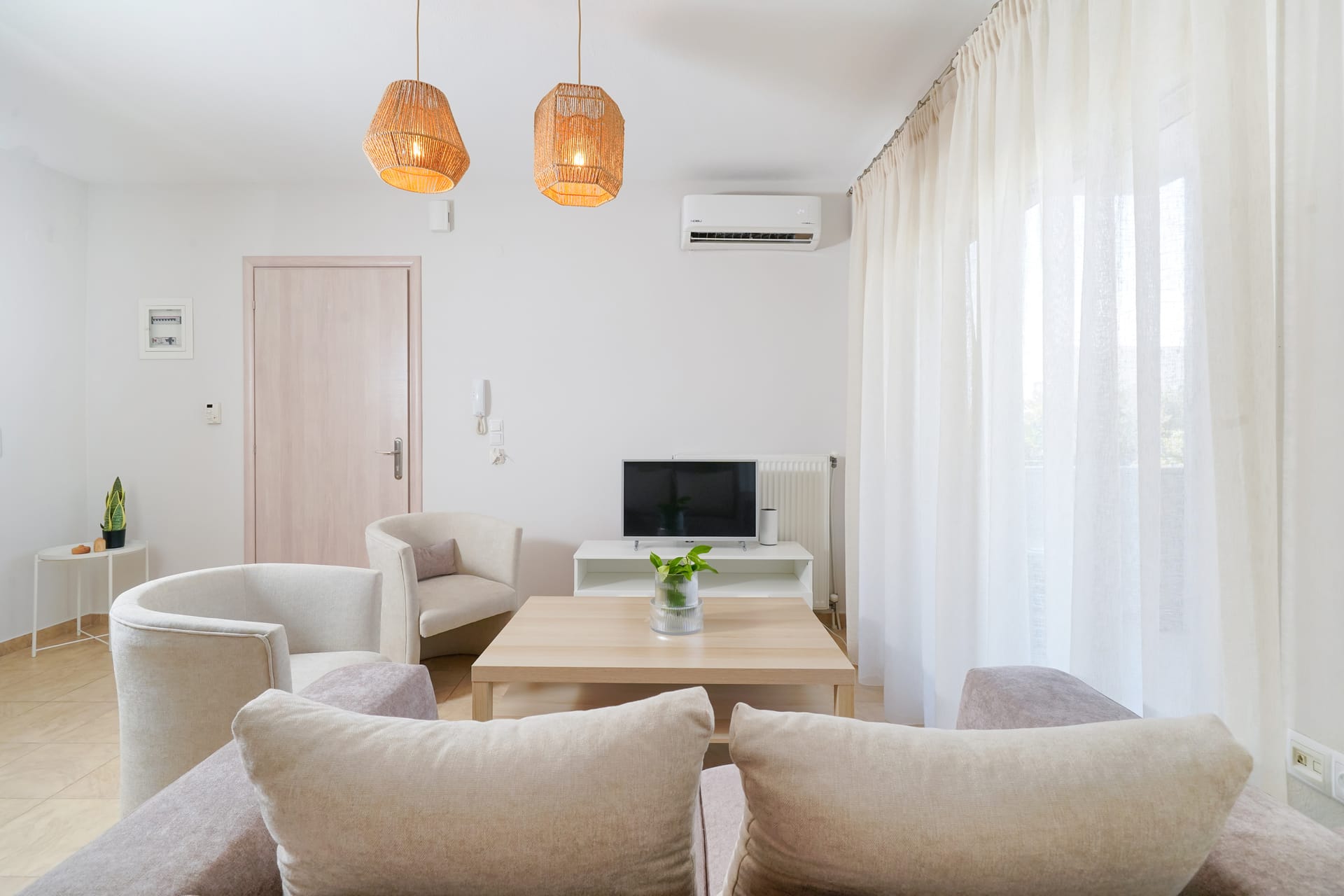 One-bedroom suite | Just 5-minutes drive from our hotel