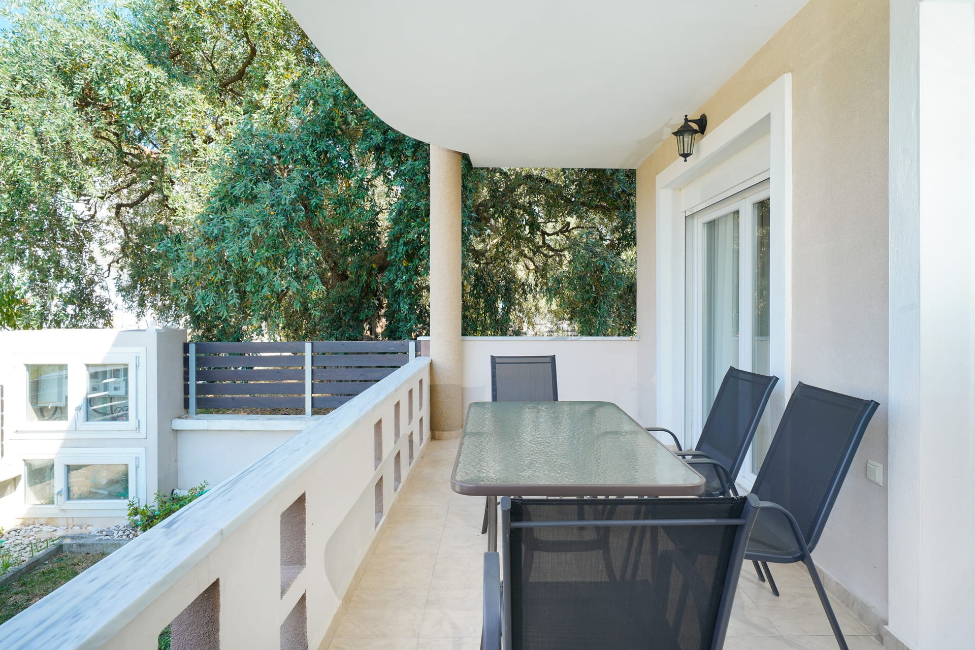 One-bedroom suite | Just 5-minutes drive from our hotel