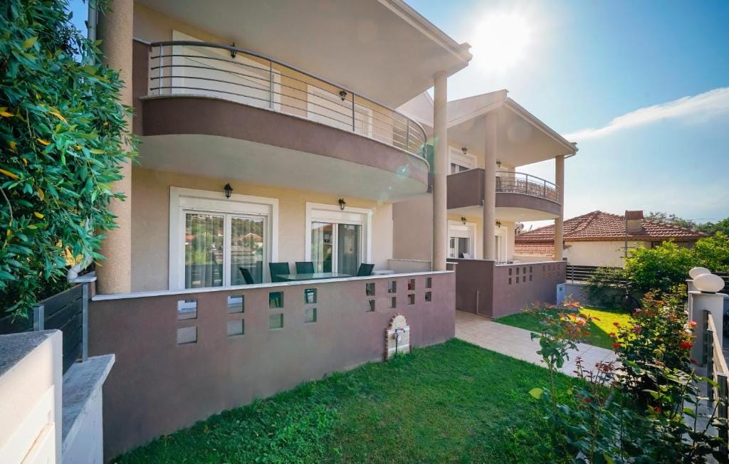 One-bedroom suite | Just 5-minutes drive from our hotel