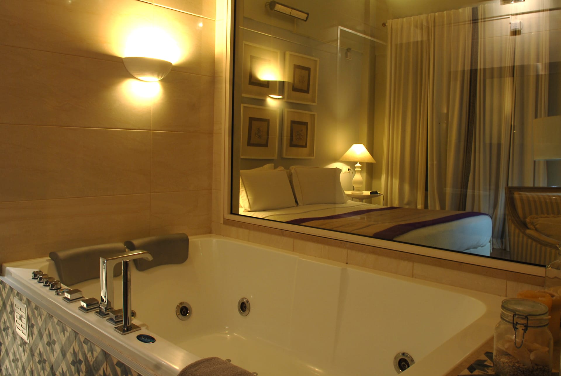 VIP VILLA WINTER ROOM ONLY with Fireplace and Hot Tub