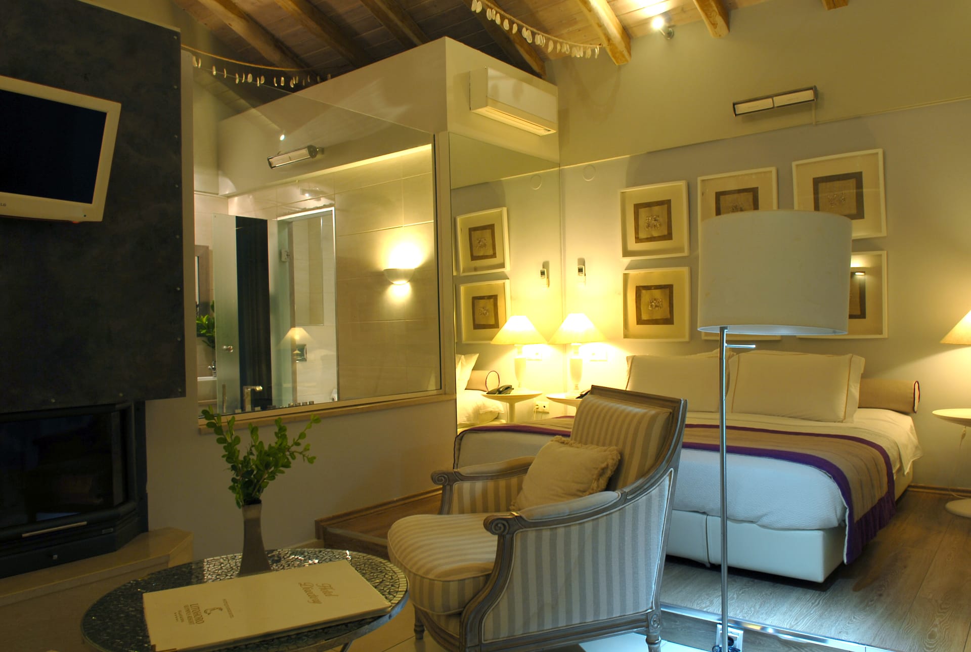 VIP VILLA WINTER ROOM ONLY with Fireplace and Hot Tub