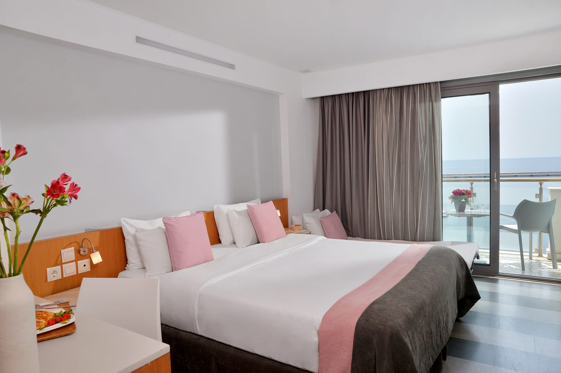 Double Room with Sea View (2 adults + 1 child)