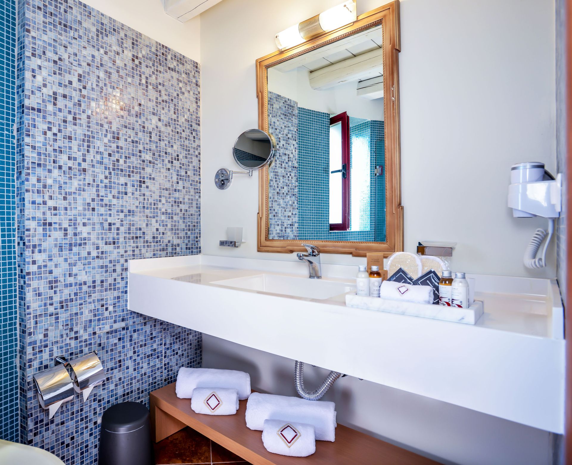Two - Level Windmill Suite | 60m²