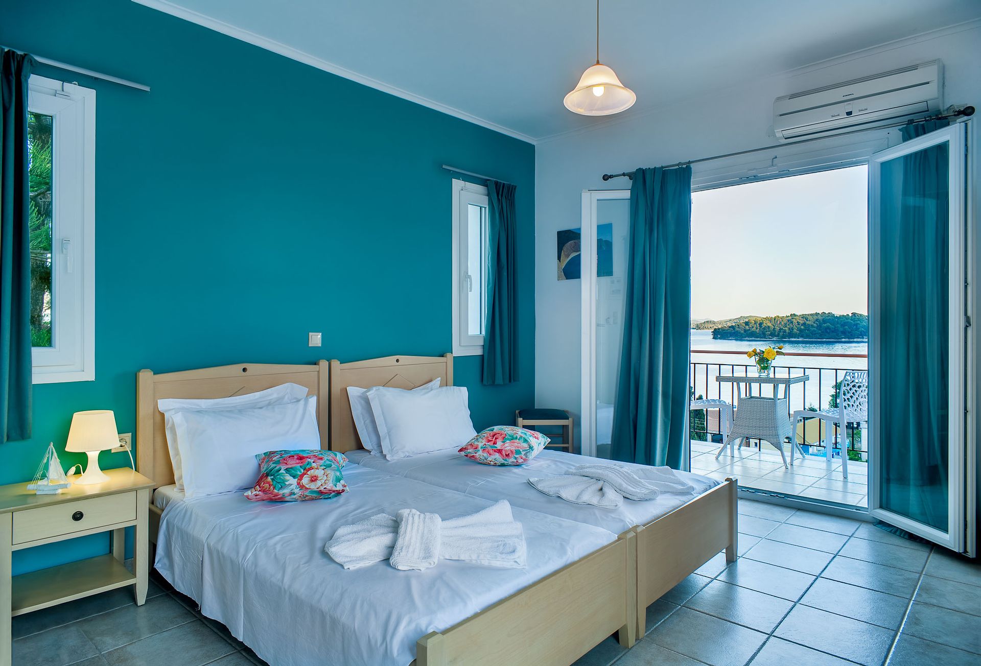 Family Apartment with Side Sea View
