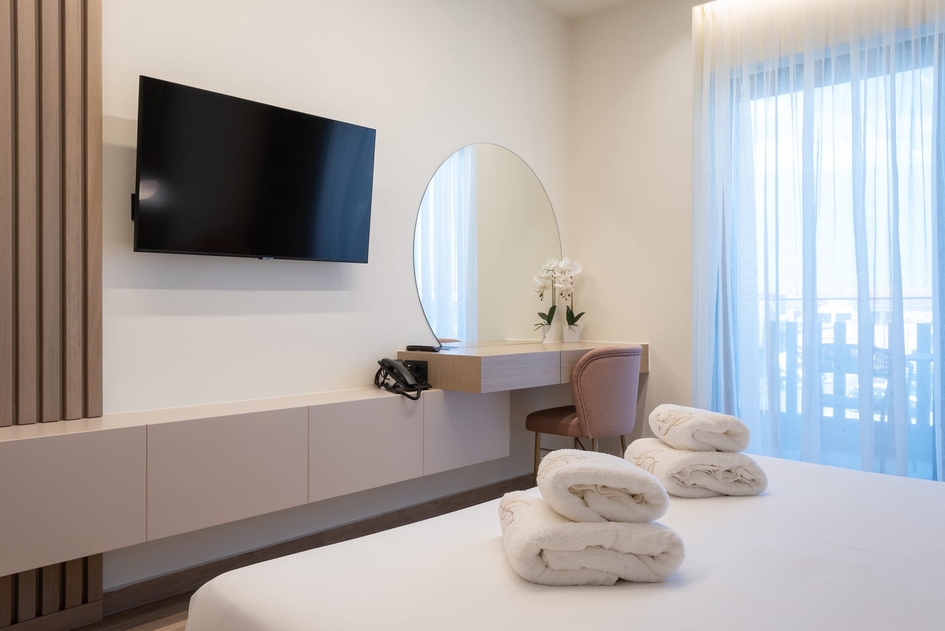 Deluxe Room with Balcony or Terrace