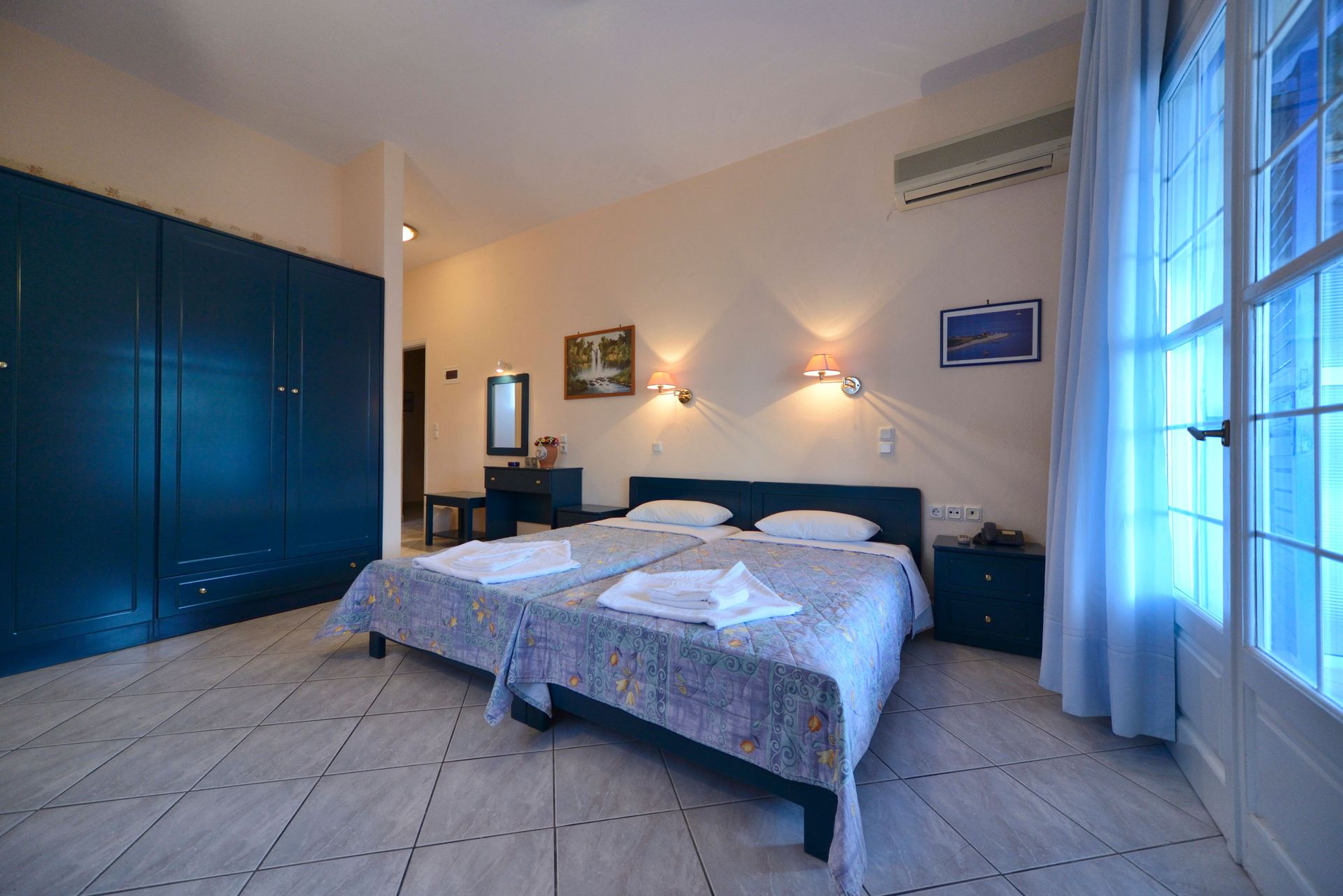 Standard Twin Room with Sea View