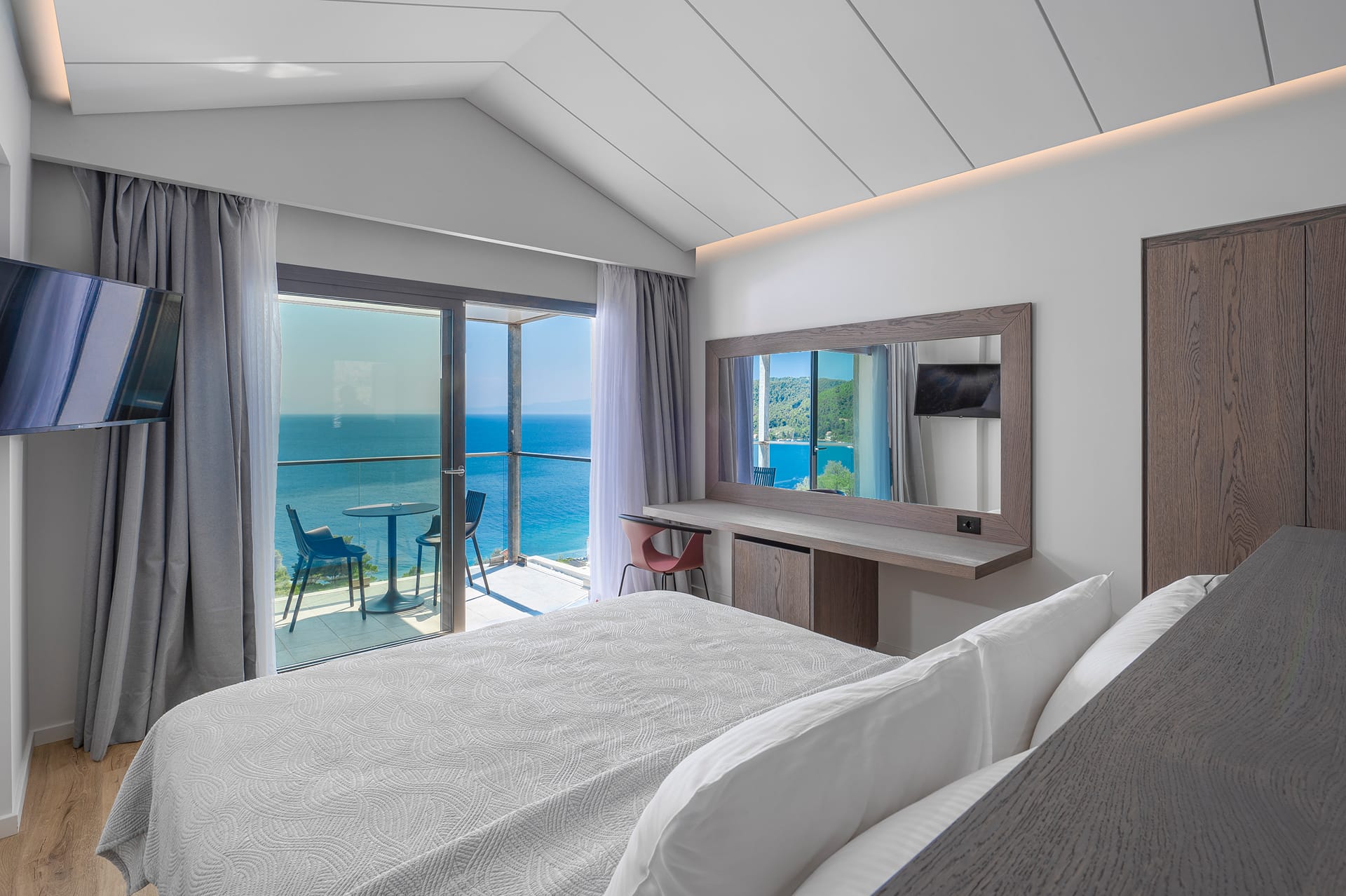 Twin or Double Room Panoramic Sea View 38m²