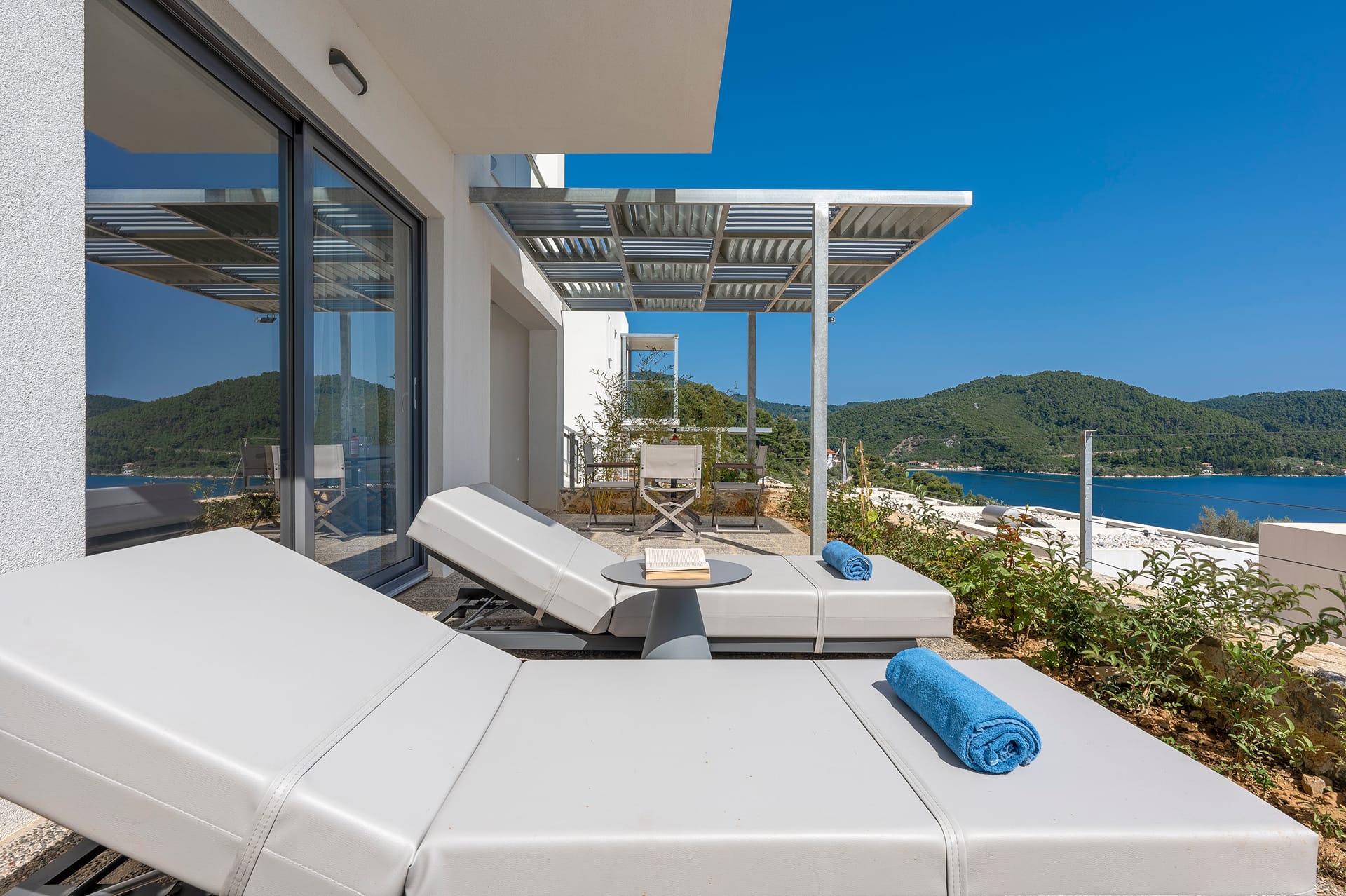 Junior Suite Sea View Elevated Ground Floor 60m²
