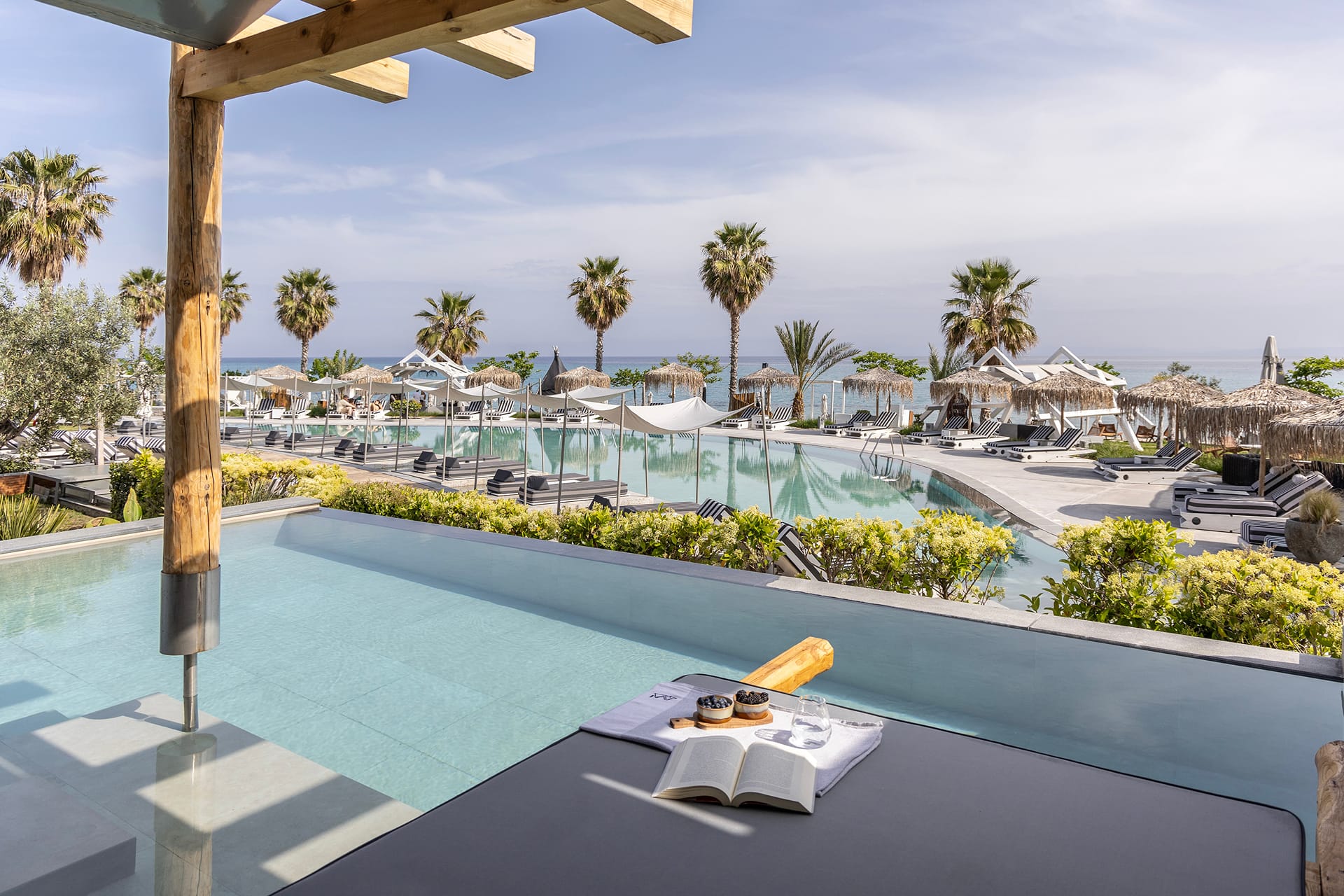 Mayasari King Pool Suite | Sea View