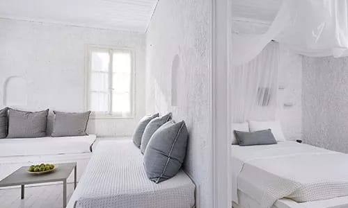 1-Bedroom family room with double bed &amp; balcony