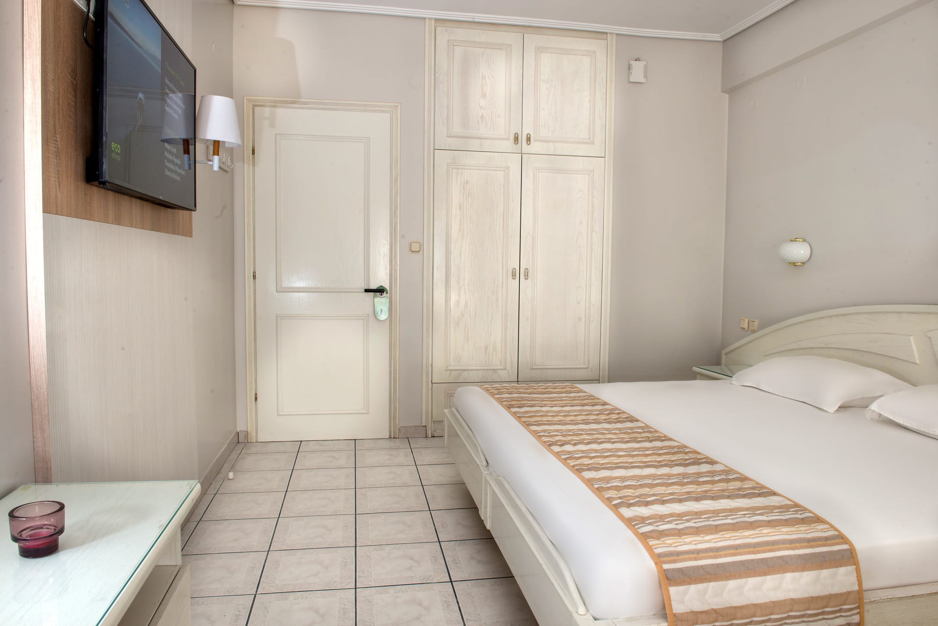 Comfort Quardable Room