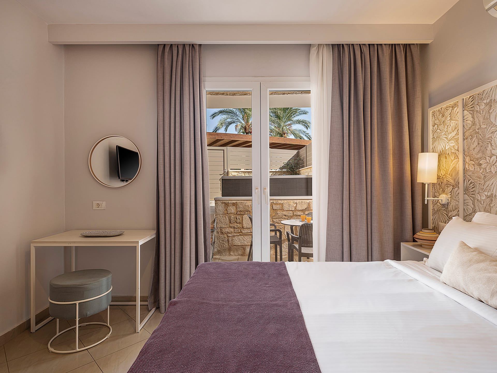 One Bedroom Apartment with Outdoor Jacuzzi