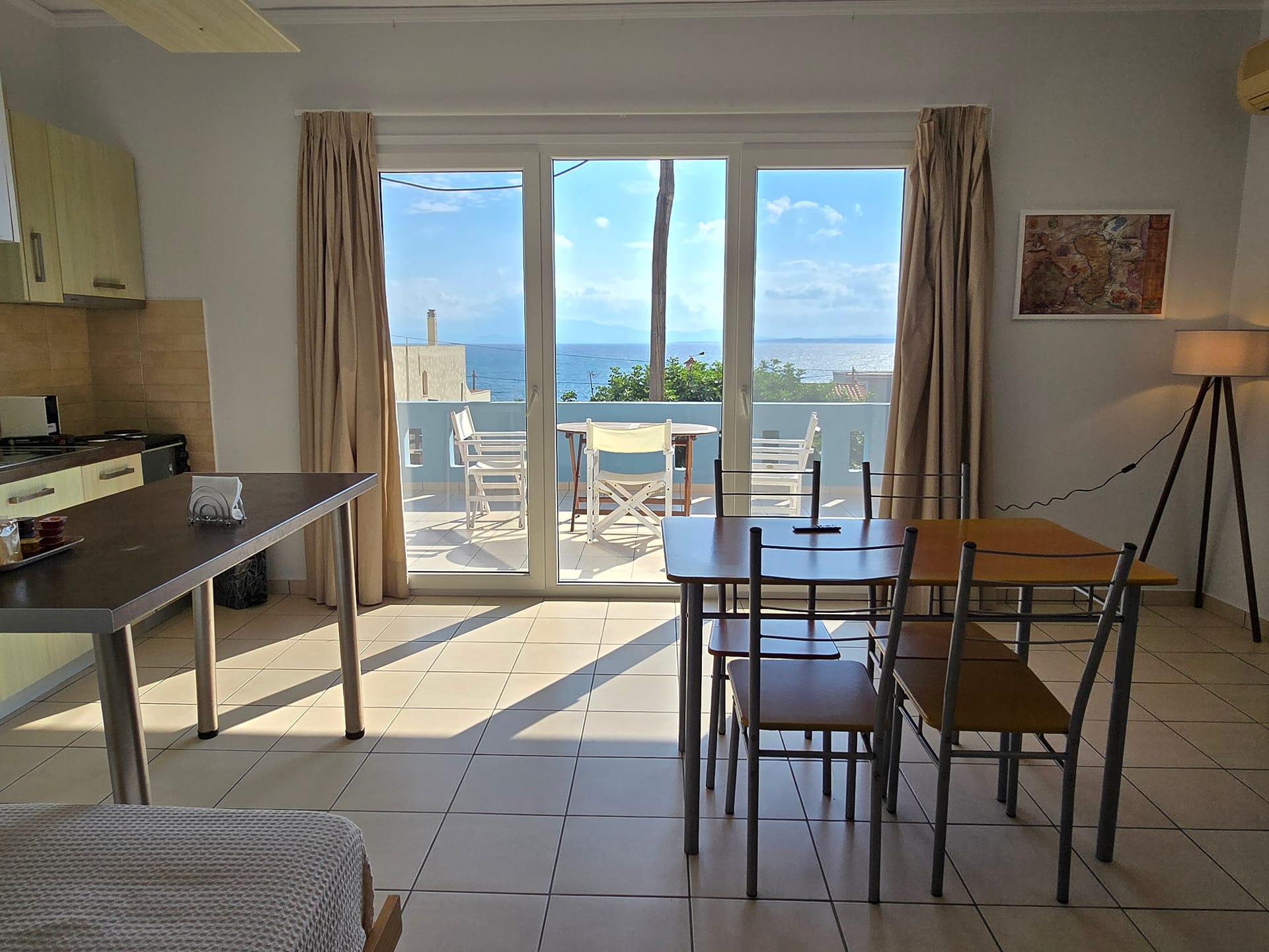 Ground Floor 2BR Apartment with Sea View &amp; Balcony